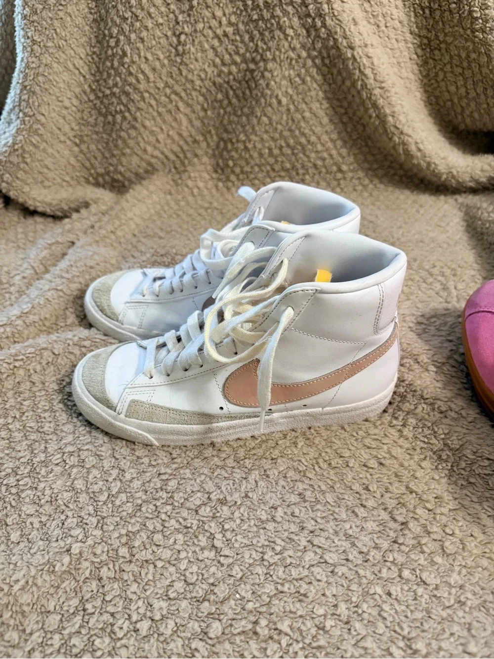 Nike Blazer Mid White Pink Women’s Size 7